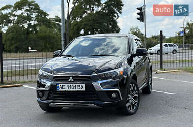 Внедорожник / Кроссовер Mitsubishi Outlander 2016 в Киеве