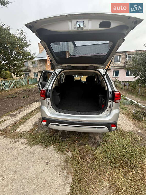 Позашляховик / Кросовер Mitsubishi Outlander 2018 в Запоріжжі