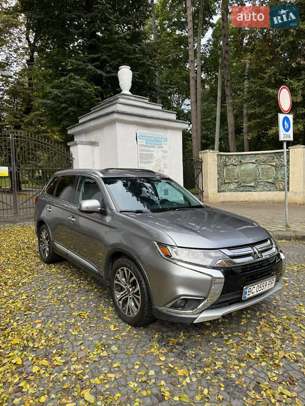 Внедорожник / Кроссовер Mitsubishi Outlander 2017 в Львове фото 12 Внедорожник / Кроссовер Mitsubishi Outlander 2017 в Львове
