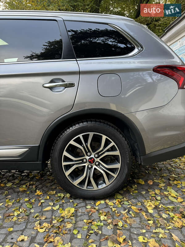 Внедорожник / Кроссовер Mitsubishi Outlander 2017 в Львове фото 17 Внедорожник / Кроссовер Mitsubishi Outlander 2017 в Львове