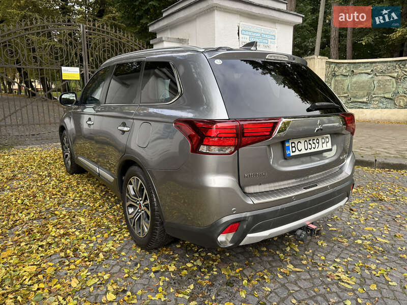 Внедорожник / Кроссовер Mitsubishi Outlander 2017 в Львове фото 20 Внедорожник / Кроссовер Mitsubishi Outlander 2017 в Львове