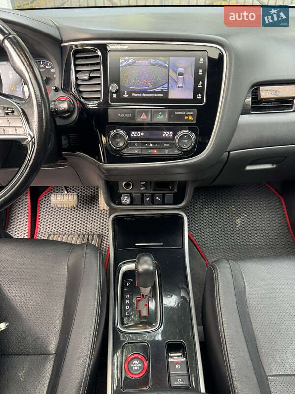 Внедорожник / Кроссовер Mitsubishi Outlander 2017 в Львове фото 26 Внедорожник / Кроссовер Mitsubishi Outlander 2017 в Львове