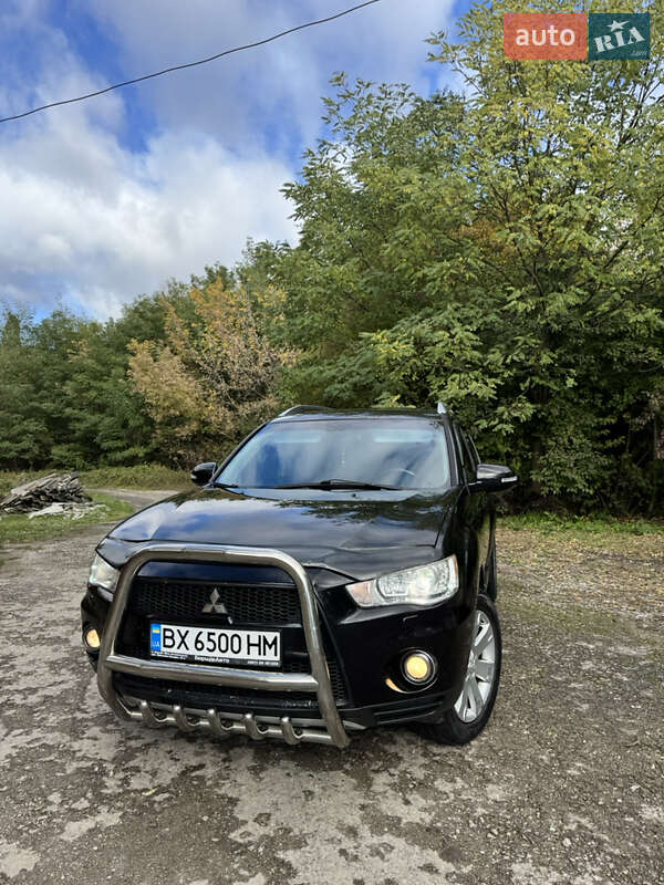 Внедорожник / Кроссовер Mitsubishi Outlander 2010 в Борщеве