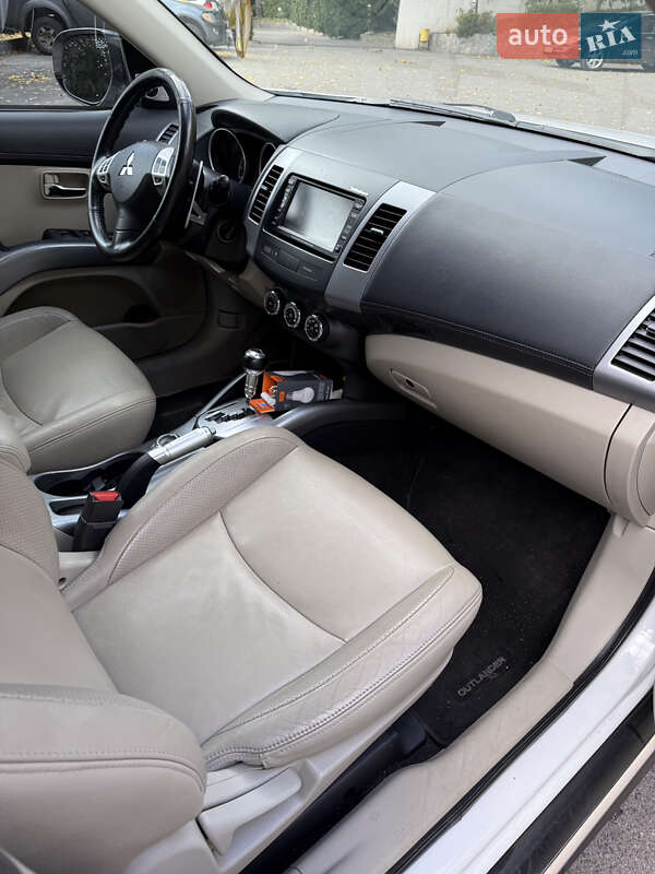 Позашляховик / Кросовер Mitsubishi Outlander 2011 в Кропивницькому