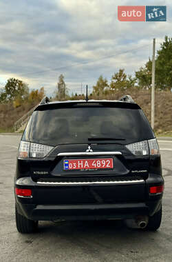 Внедорожник / Кроссовер Mitsubishi Outlander 2012 в 