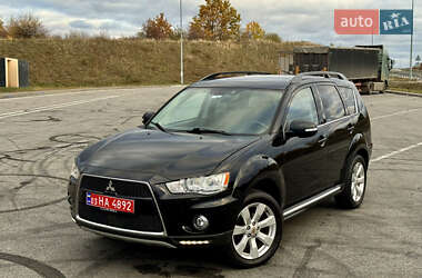 Внедорожник / Кроссовер Mitsubishi Outlander 2012 в 