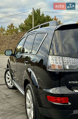 Внедорожник / Кроссовер Mitsubishi Outlander 2012 в 