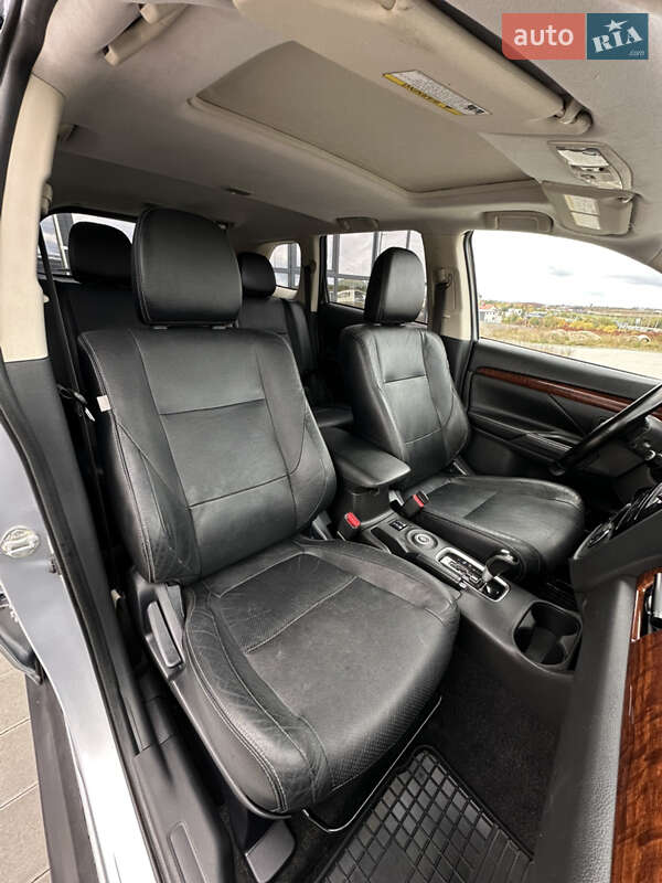 Внедорожник / Кроссовер Mitsubishi Outlander 2013 в Тернополе