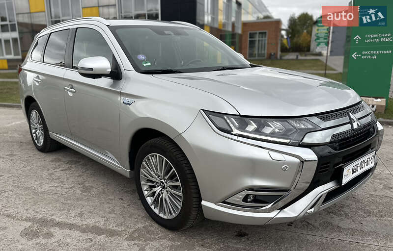Mitsubishi Outlander 2020