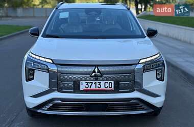 Внедорожник / Кроссовер Mitsubishi Outlander 2022 в 