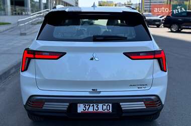 Внедорожник / Кроссовер Mitsubishi Outlander 2022 в 