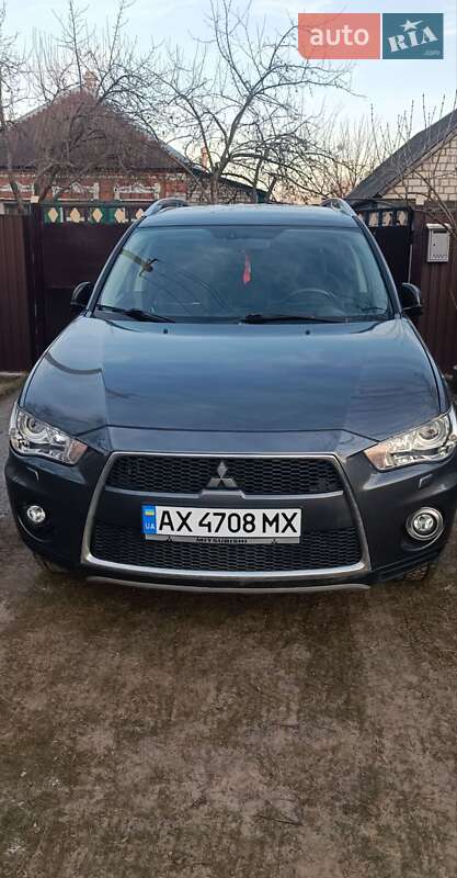 Позашляховик / Кросовер Mitsubishi Outlander 2010 в Харкові