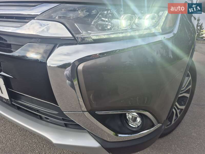 Позашляховик / Кросовер Mitsubishi Outlander 2017 в Тернополі