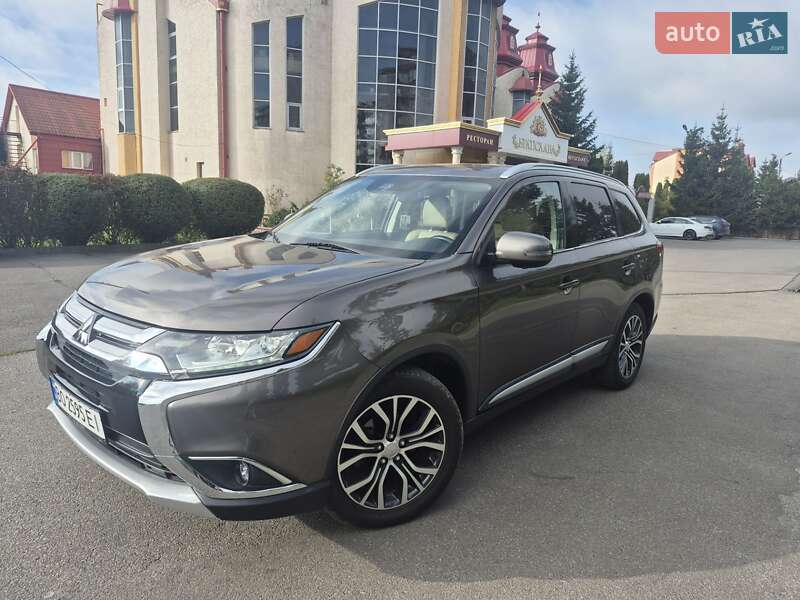 Позашляховик / Кросовер Mitsubishi Outlander 2017 в Тернополі