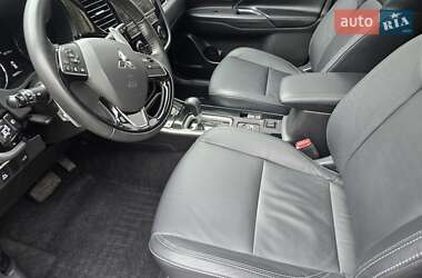 Внедорожник / Кроссовер Mitsubishi Outlander 2018 в 