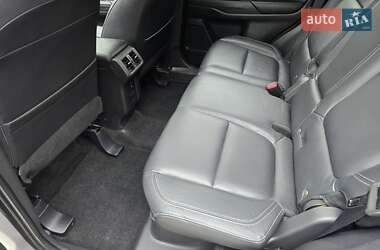 Внедорожник / Кроссовер Mitsubishi Outlander 2018 в 