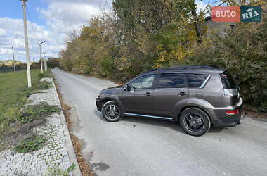 Позашляховик / Кросовер Mitsubishi Outlander 2012 в  фото 4 Позашляховик / Кросовер Mitsubishi Outlander 2012 в