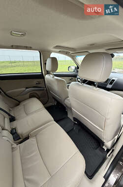 Позашляховик / Кросовер Mitsubishi Outlander 2012 в  фото 18 Позашляховик / Кросовер Mitsubishi Outlander 2012 в