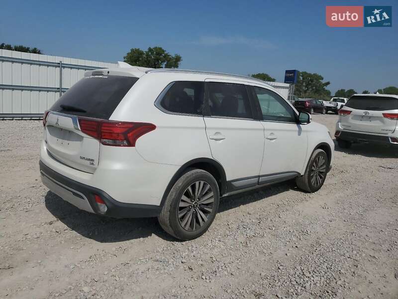 Внедорожник / Кроссовер Mitsubishi Outlander 2019 в Луцке