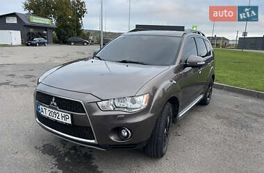 Внедорожник / Кроссовер Mitsubishi Outlander 2011 в 