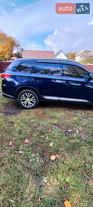 Внедорожник / Кроссовер Mitsubishi Outlander 2017 в Смеле