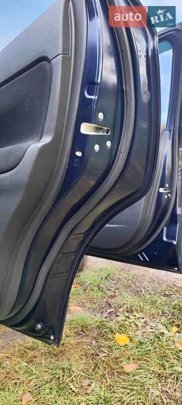 Внедорожник / Кроссовер Mitsubishi Outlander 2017 в Смеле