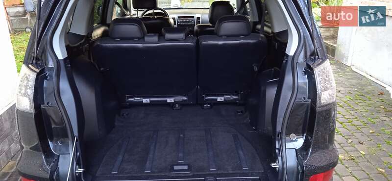 Внедорожник / Кроссовер Mitsubishi Outlander 2010 в Заре