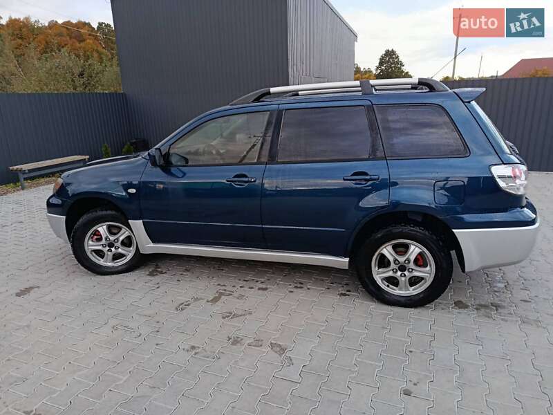 Внедорожник / Кроссовер Mitsubishi Outlander 2004 в Косове