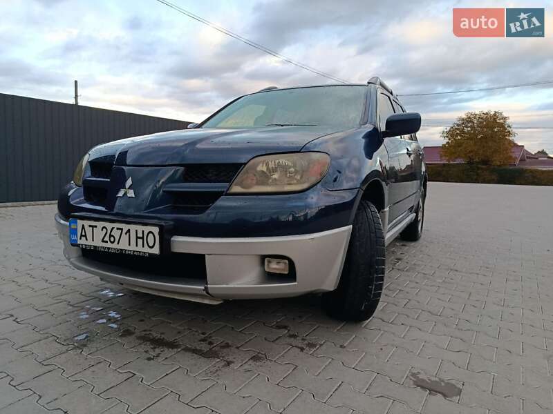 Внедорожник / Кроссовер Mitsubishi Outlander 2004 в Косове