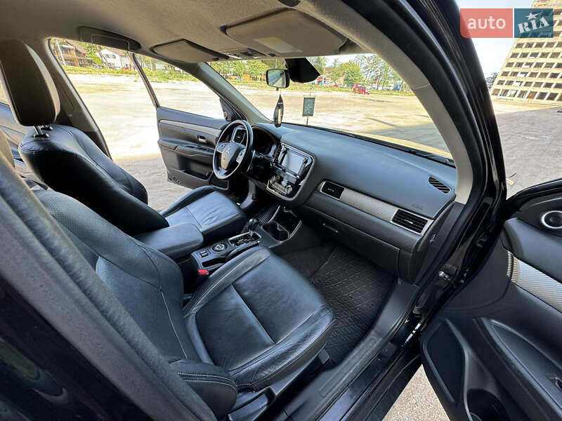 Внедорожник / Кроссовер Mitsubishi Outlander 2013 в Тернополе