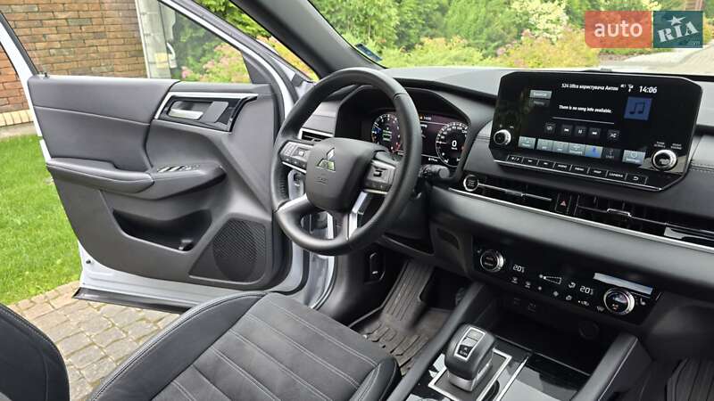 Внедорожник / Кроссовер Mitsubishi Outlander 2022 в Киеве