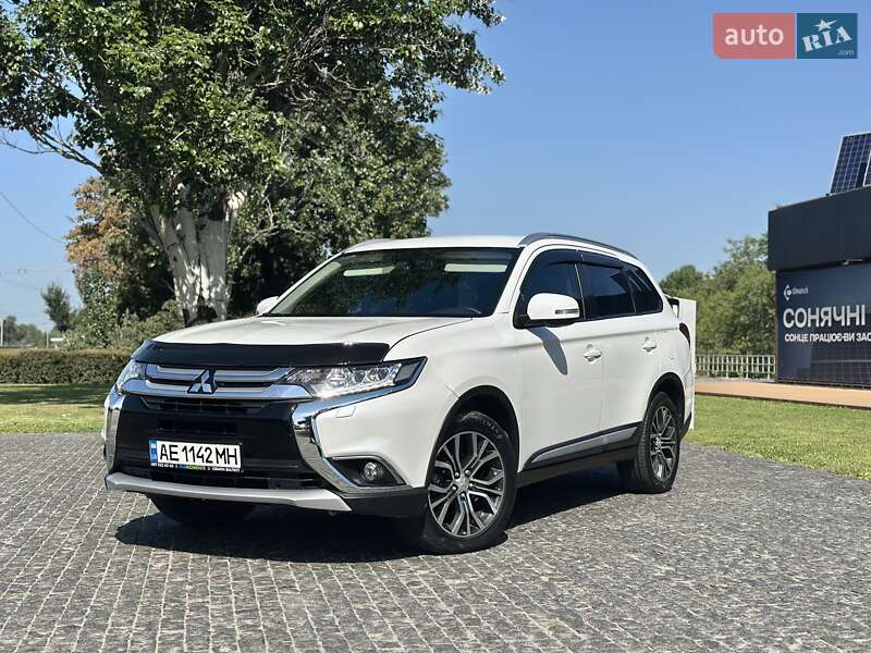 Mitsubishi Outlander 2016