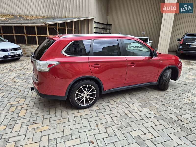 Внедорожник / Кроссовер Mitsubishi Outlander 2014 в Киеве