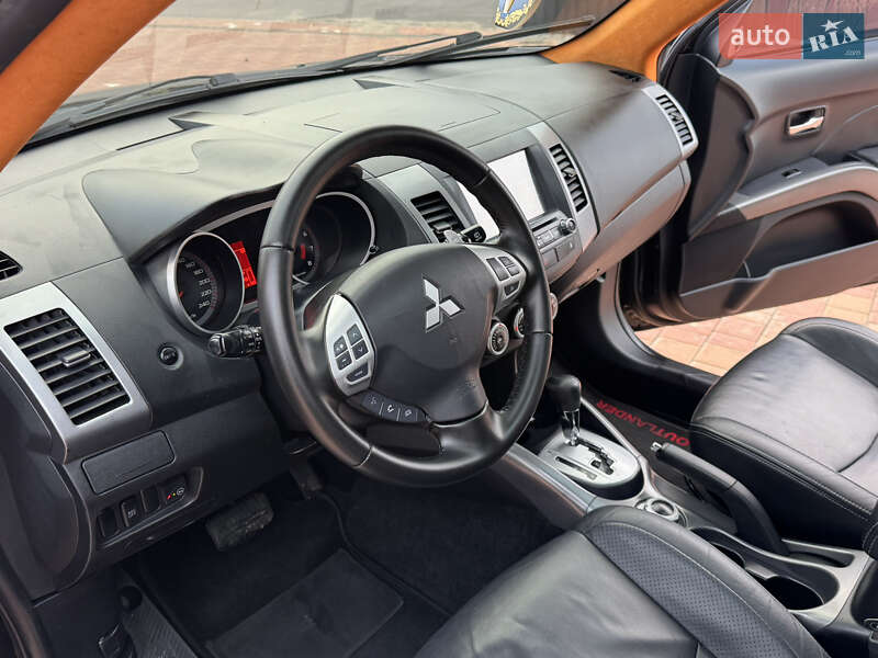 Внедорожник / Кроссовер Mitsubishi Outlander 2008 в Одессе