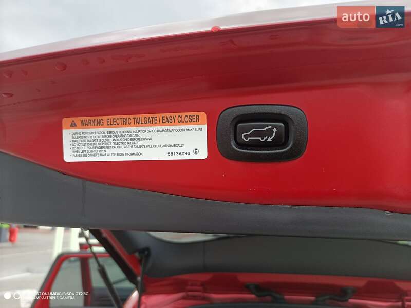 Внедорожник / Кроссовер Mitsubishi Outlander 2016 в Киеве