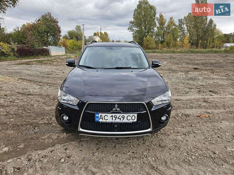 Внедорожник / Кроссовер Mitsubishi Outlander 2010 в Нововолынске