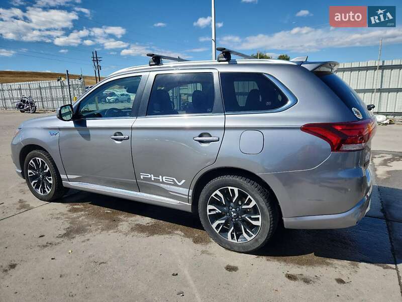 Внедорожник / Кроссовер Mitsubishi Outlander 2018 в Житомире фото 3 Внедорожник / Кроссовер Mitsubishi Outlander 2018 в Житомире