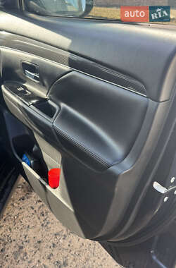 Внедорожник / Кроссовер Mitsubishi Outlander 2020 в Харькове