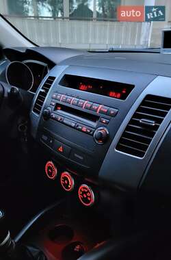 Внедорожник / Кроссовер Mitsubishi Outlander 2007 в 