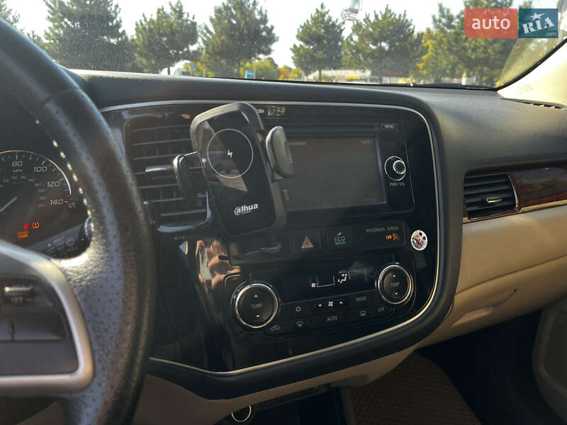 Внедорожник / Кроссовер Mitsubishi Outlander 2013 в Одессе фото 22 Внедорожник / Кроссовер Mitsubishi Outlander 2013 в Одессе