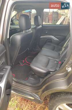 Позашляховик / Кросовер Mitsubishi Outlander 2010 в  фото 8 Позашляховик / Кросовер Mitsubishi Outlander 2010 в