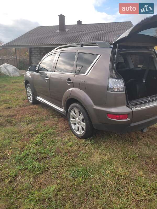 Позашляховик / Кросовер Mitsubishi Outlander 2010 в Чернігові фото 11 Позашляховик / Кросовер Mitsubishi Outlander 2010 в Чернігові