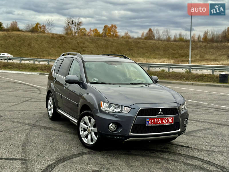 Внедорожник / Кроссовер Mitsubishi Outlander 2012 в Полтаве