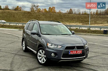Внедорожник / Кроссовер Mitsubishi Outlander 2012 в 
