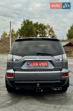 Внедорожник / Кроссовер Mitsubishi Outlander 2012 в 