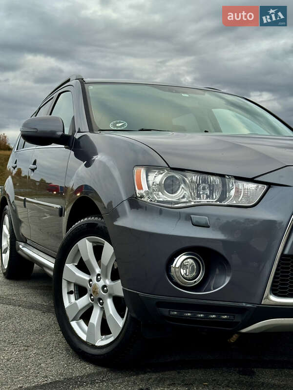 Внедорожник / Кроссовер Mitsubishi Outlander 2012 в Полтаве