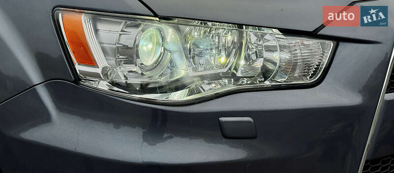 Внедорожник / Кроссовер Mitsubishi Outlander 2012 в Полтаве