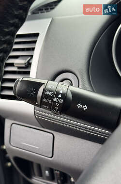 Внедорожник / Кроссовер Mitsubishi Outlander 2012 в 