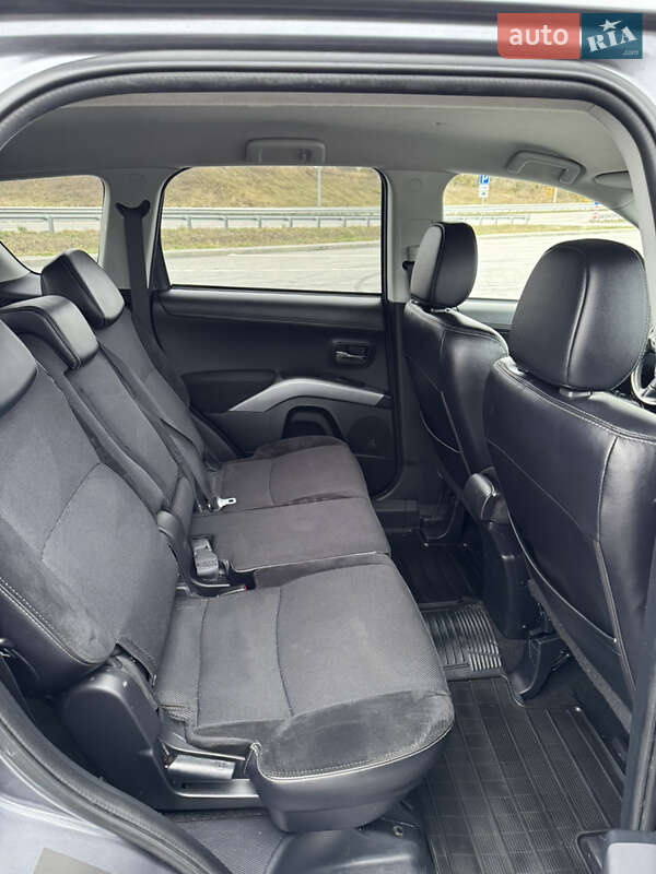 Внедорожник / Кроссовер Mitsubishi Outlander 2012 в Полтаве