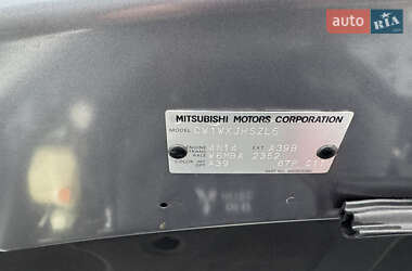Внедорожник / Кроссовер Mitsubishi Outlander 2012 в 
